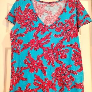 Lilly Pulitzer v- neck tee shirt